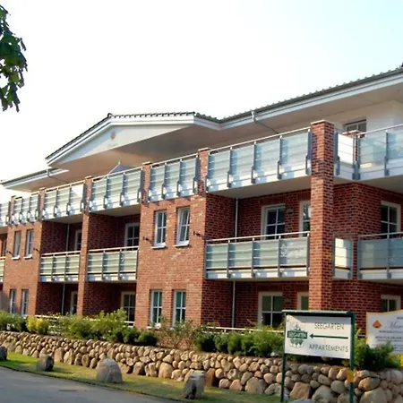 Bernstein Mare Luxor 04 Büsum